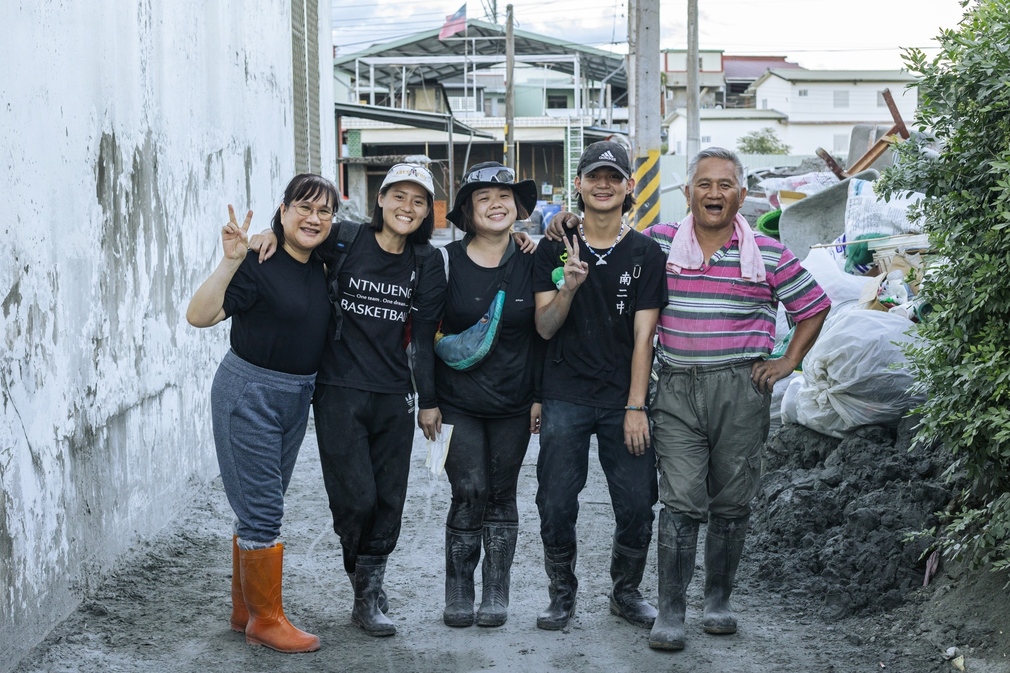 國際學生共同投入服務行列